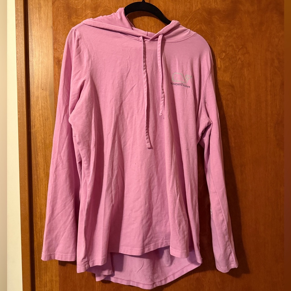 Vineyard Vines hooded t-shirt - EUC!
